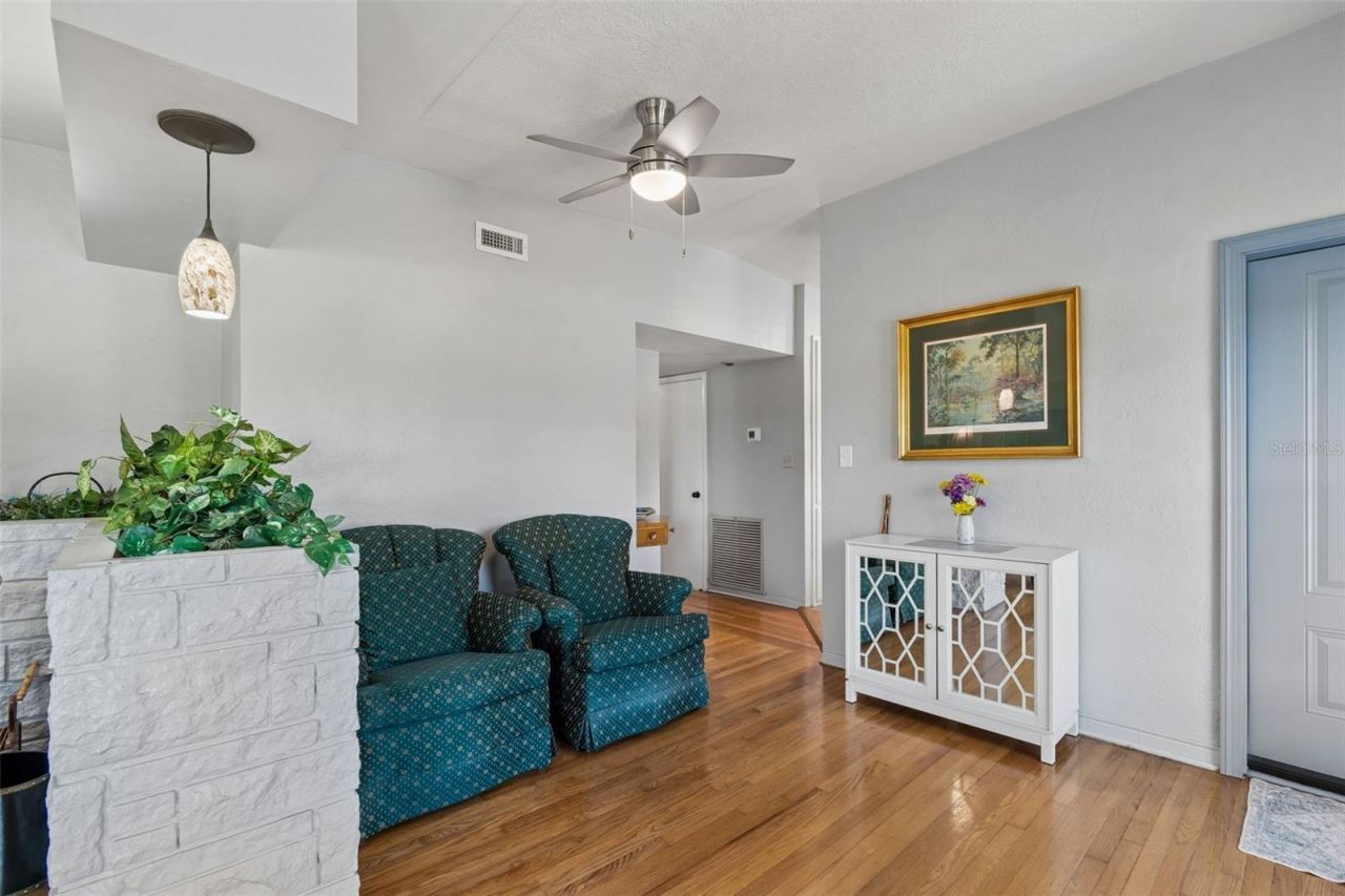 2110 Fairway Avenue S, Saint Petersburg, FL 33712 Photo