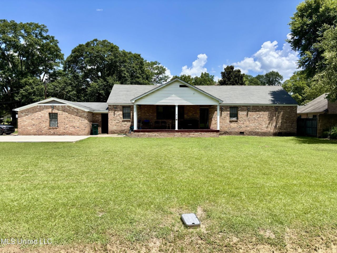 814 W Claiborne Avenue, Greenwood, MS 38930 Main Photo