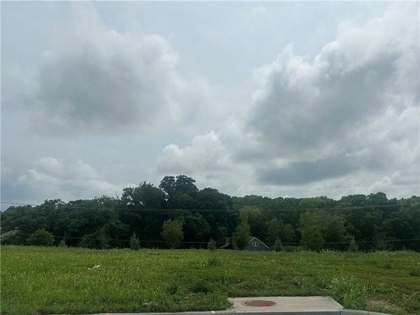 13855 NW 70th Street, Parkville, MO 64152