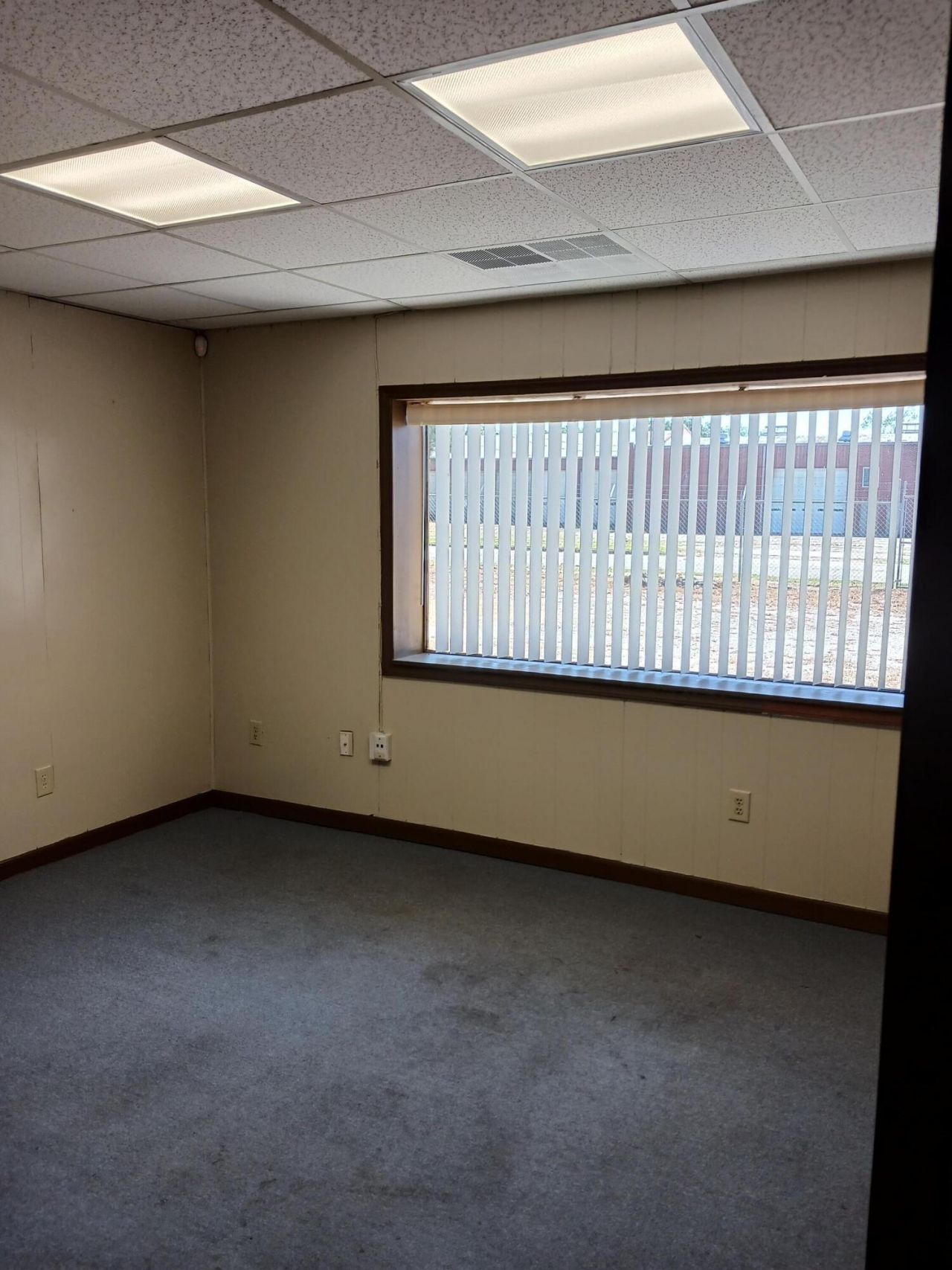 536 Broughton Street Photo 8