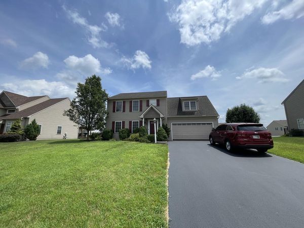 429 Pebble Beach Drive, Mount Wolf, PA 17347