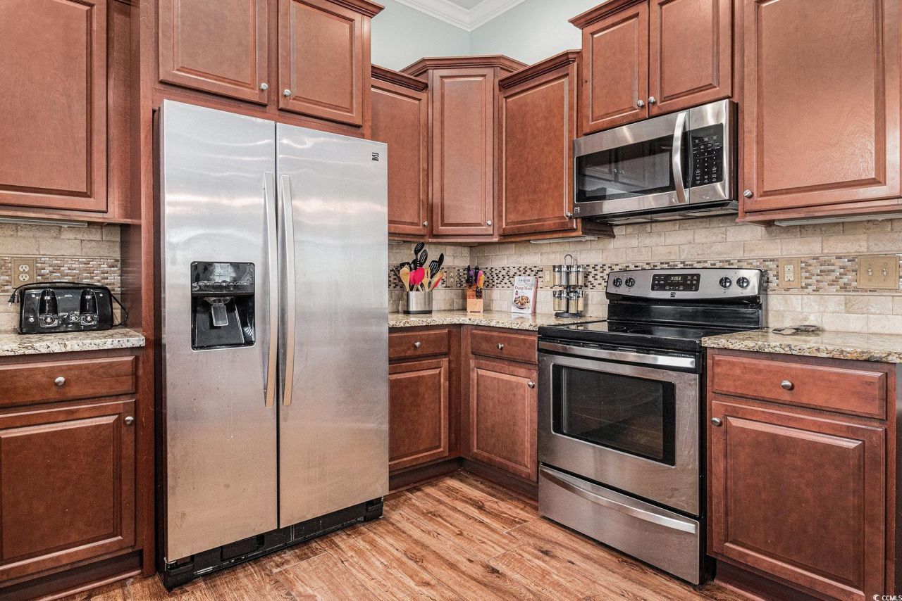 316 Shuffleboard Ct. Photo 7