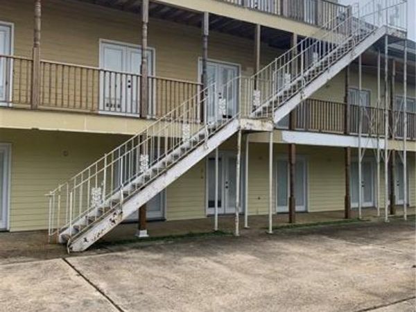 606 EGANIA Street, New Orleans, LA 70117