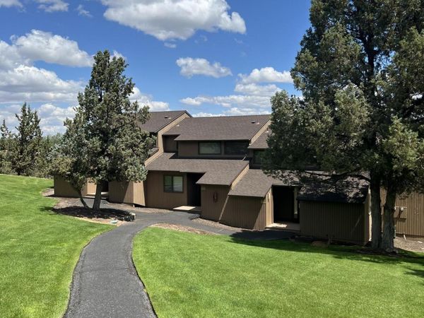 1850 Redtail Hawk Drive, Unit RV53K, Redmond, OR 97756