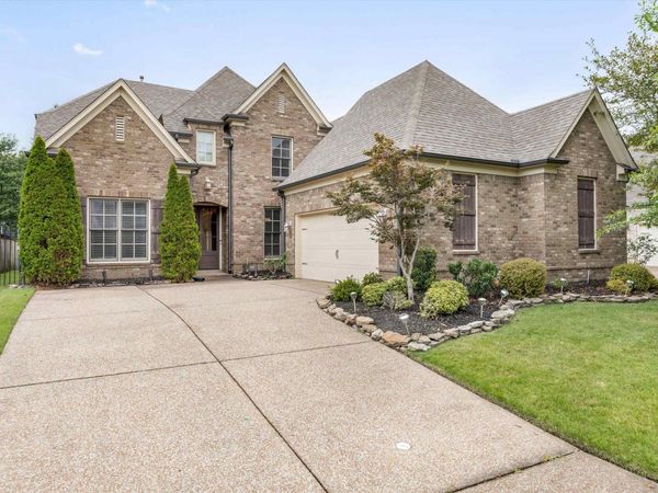 1651 DE HAIG LN, Collierville, TN 38017