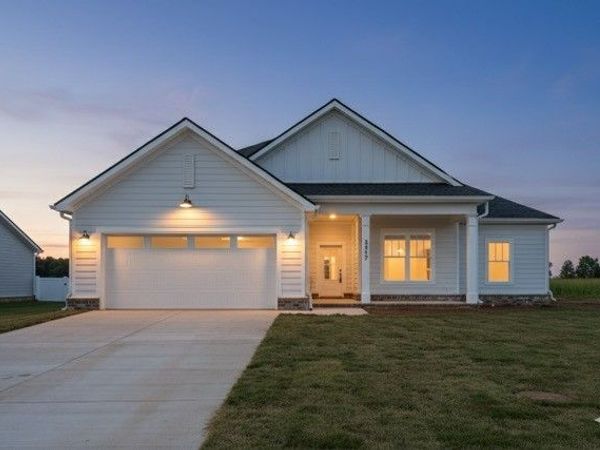 3317 Stonehorn Dr, Bell Buckle, TN 37020