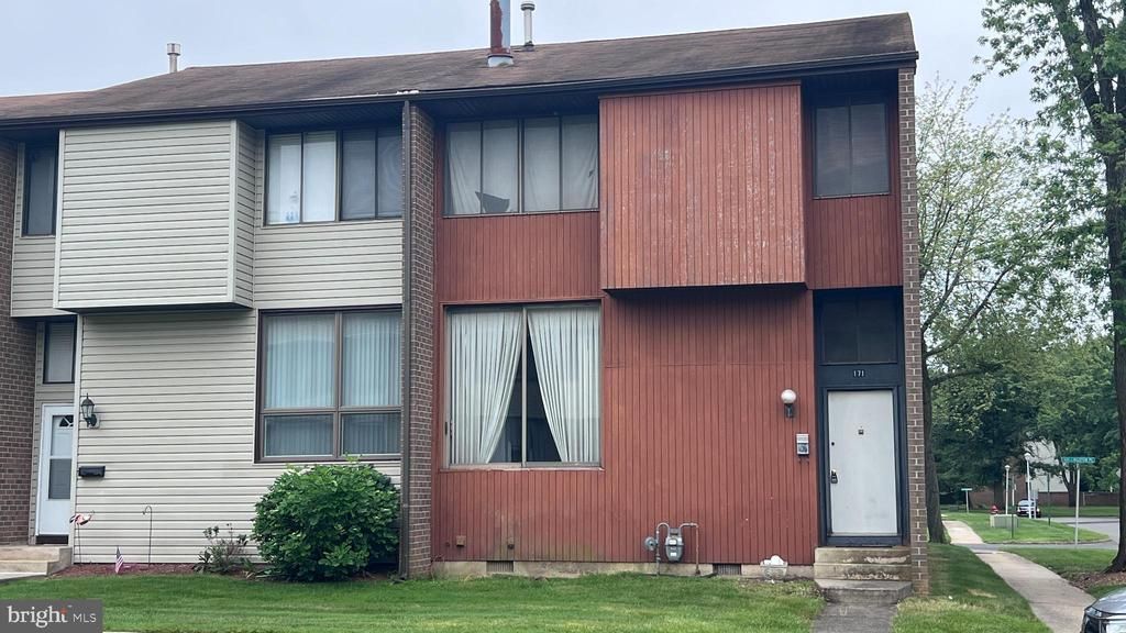 171 Hollingston Place, Hightstown, NJ 08520 Main Photo