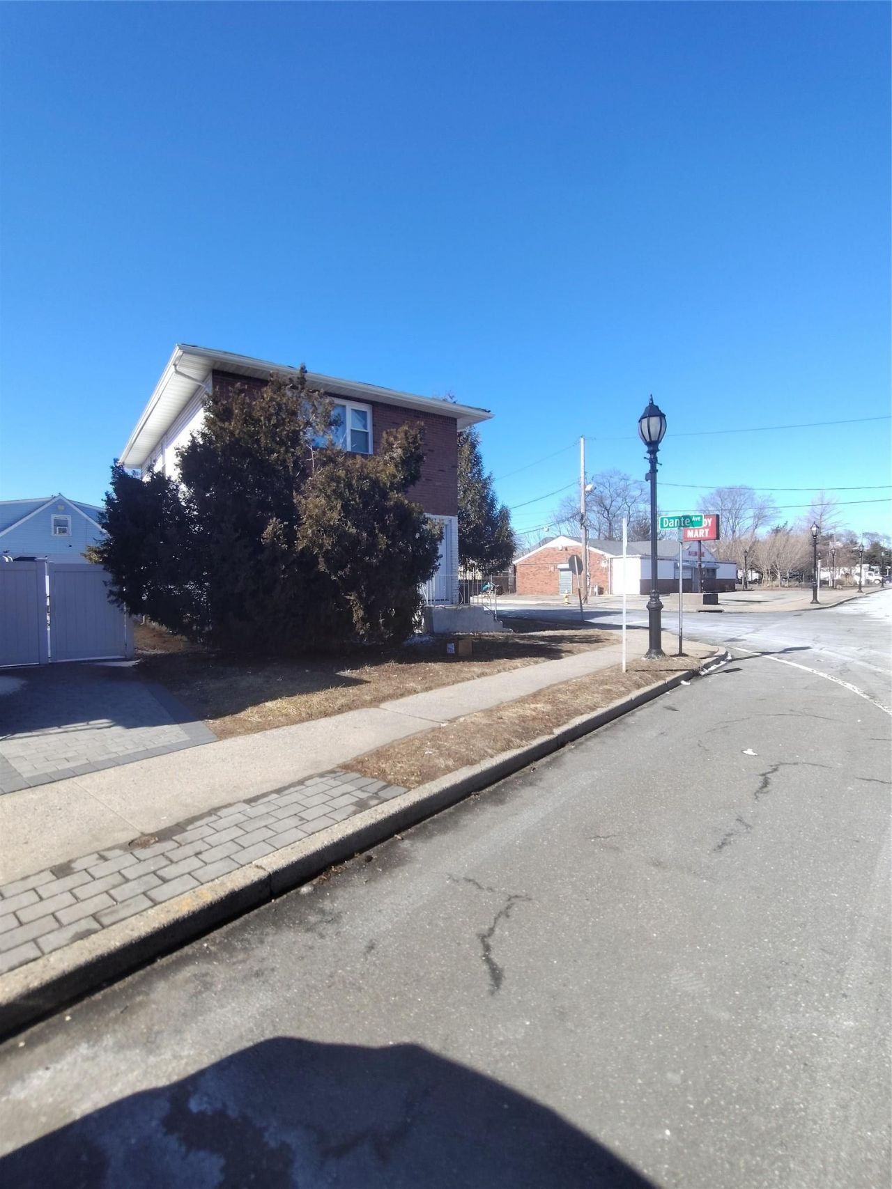 2167a Great Neck Road, Copiague, NY 11726 Main Photo