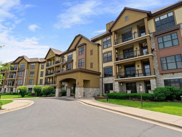 1320 Riverside Lane, Unit 112, Mendota Heights, MN 55118