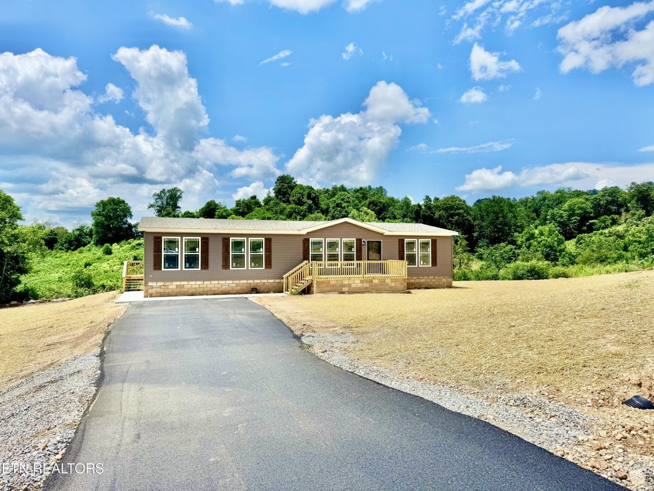 329 Perkey Way, New Tazewell, TN 37825 Main Photo