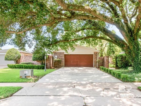 6928 N Cobblestone Way, Mobile, AL 36608