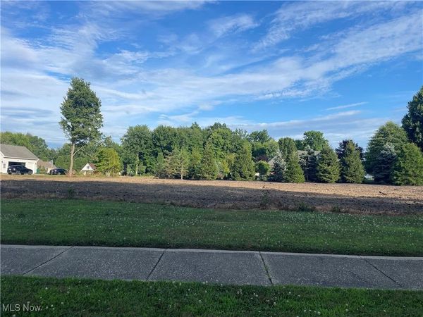 Hideout Court, Ashtabula, OH 44004