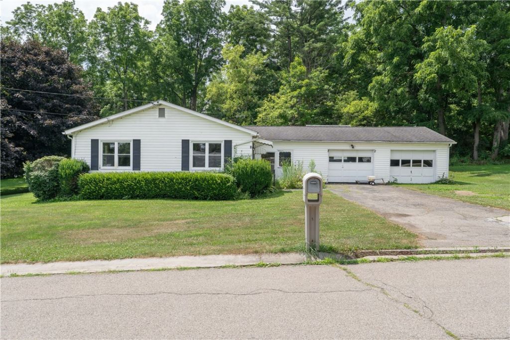 3 Crescent Place, Almond, NY 14804 Main Photo