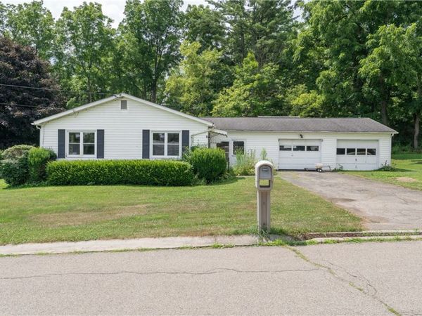 3 Crescent Place, Almond, NY 14804