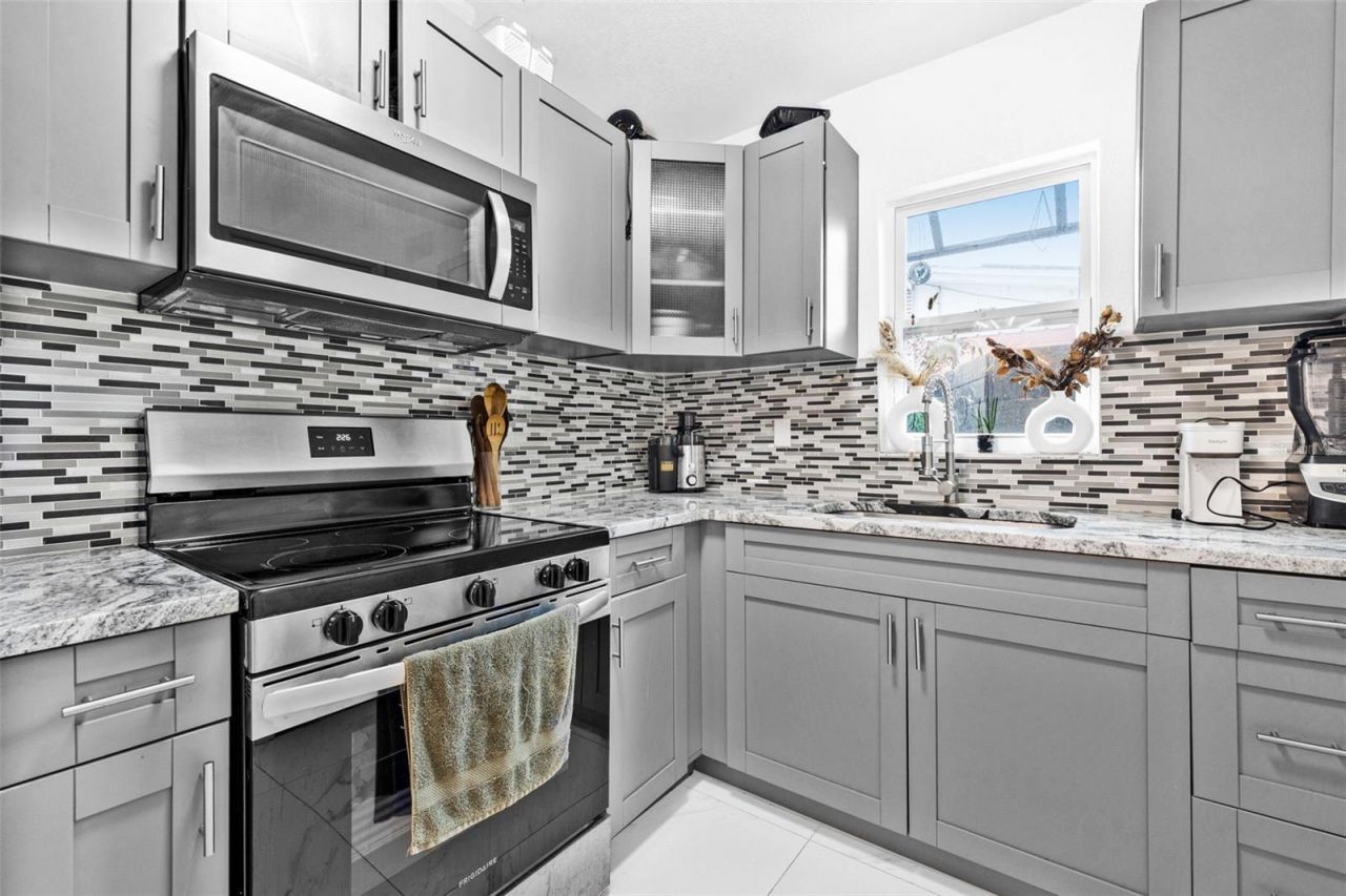 7300 38th Avenue N, Saint Petersburg, FL 33710 Photo