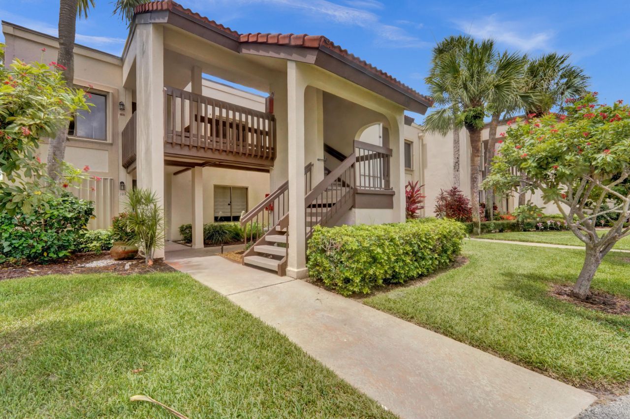 5306 Cedar Lake Drive, Unit 201, Boynton Beach, FL 33437 Photo