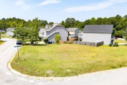 284 Vermillion Drive photo 4