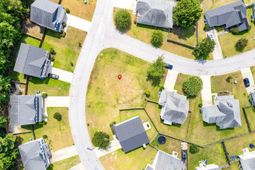 284 Vermillion Drive photo 4