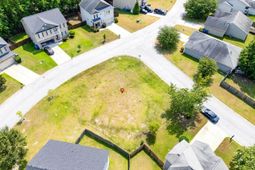 284 Vermillion Drive photo 4