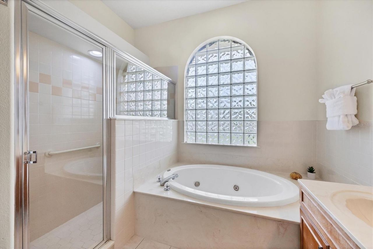 6392 Woodbirch Place, Sarasota, FL 34238 Photo