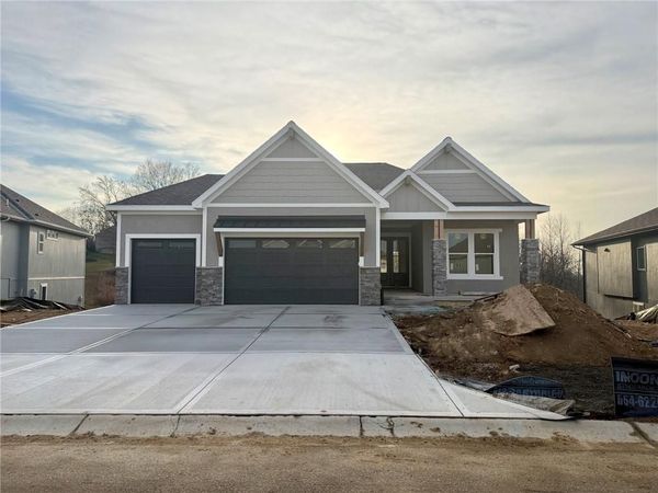 5110 NW Montebella Drive, Riverside, MO 64150