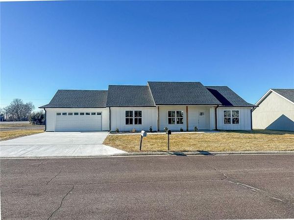 710 Ivy Lane, Sedalia, MO 65301