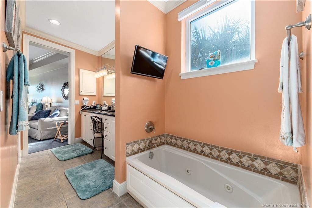 4643 NE Ocean Boulevard, Jensen Beach, FL 34957 Photo