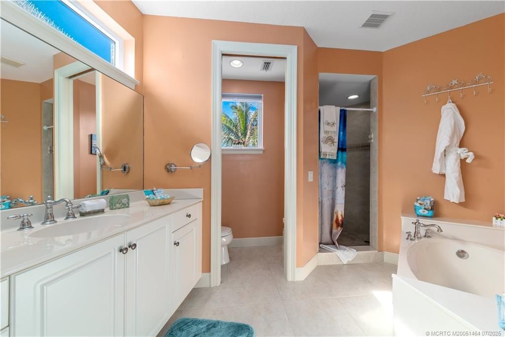4643 NE Ocean Boulevard, Jensen Beach, FL 34957 Photo