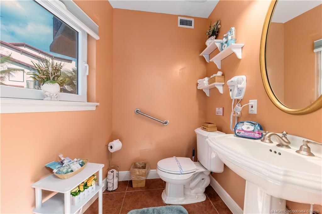 4643 NE Ocean Boulevard, Jensen Beach, FL 34957 Photo