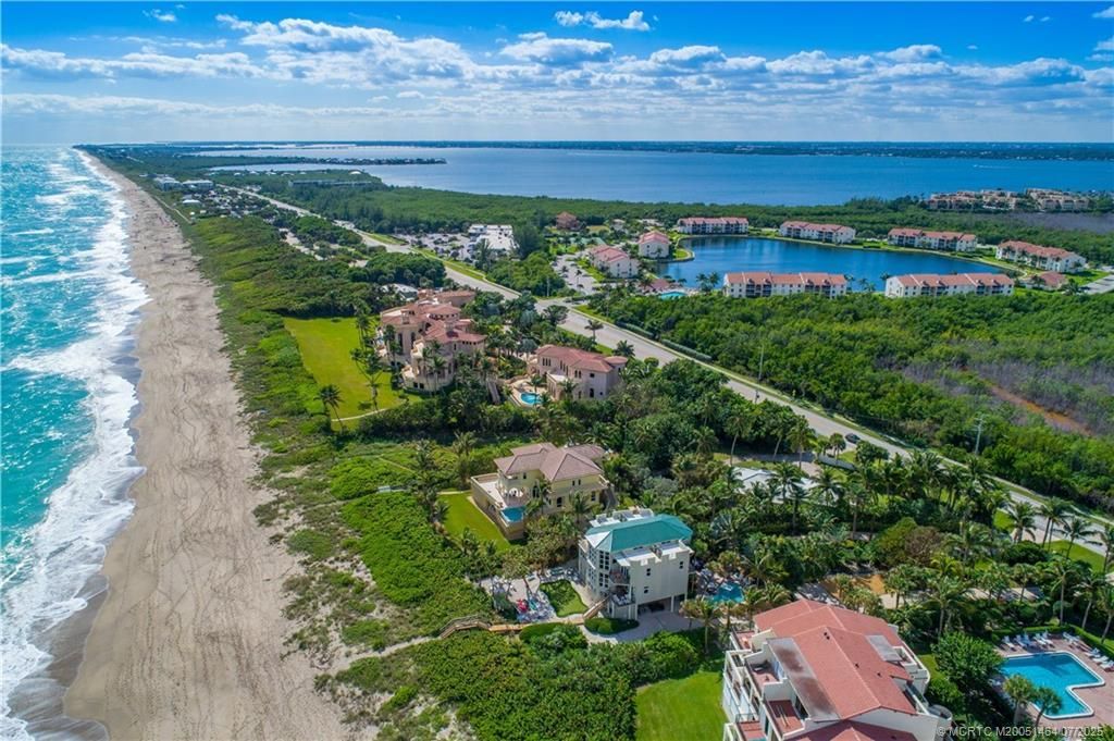 4643 NE Ocean Boulevard, Jensen Beach, FL 34957 Photo