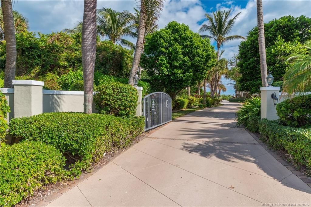 4643 NE Ocean Boulevard, Jensen Beach, FL 34957 Photo