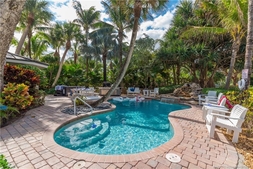 4643 NE Ocean Boulevard, Jensen Beach, FL 34957 Photo