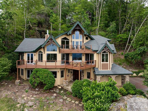 2280 Mountain Air Drive, Burnsville, NC 28714