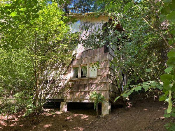 2536 SE MANNTHEY RD, Corbett, OR 97019