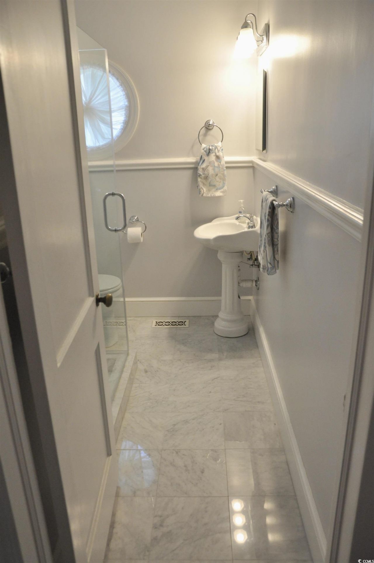 5632 Main St. Photo 13