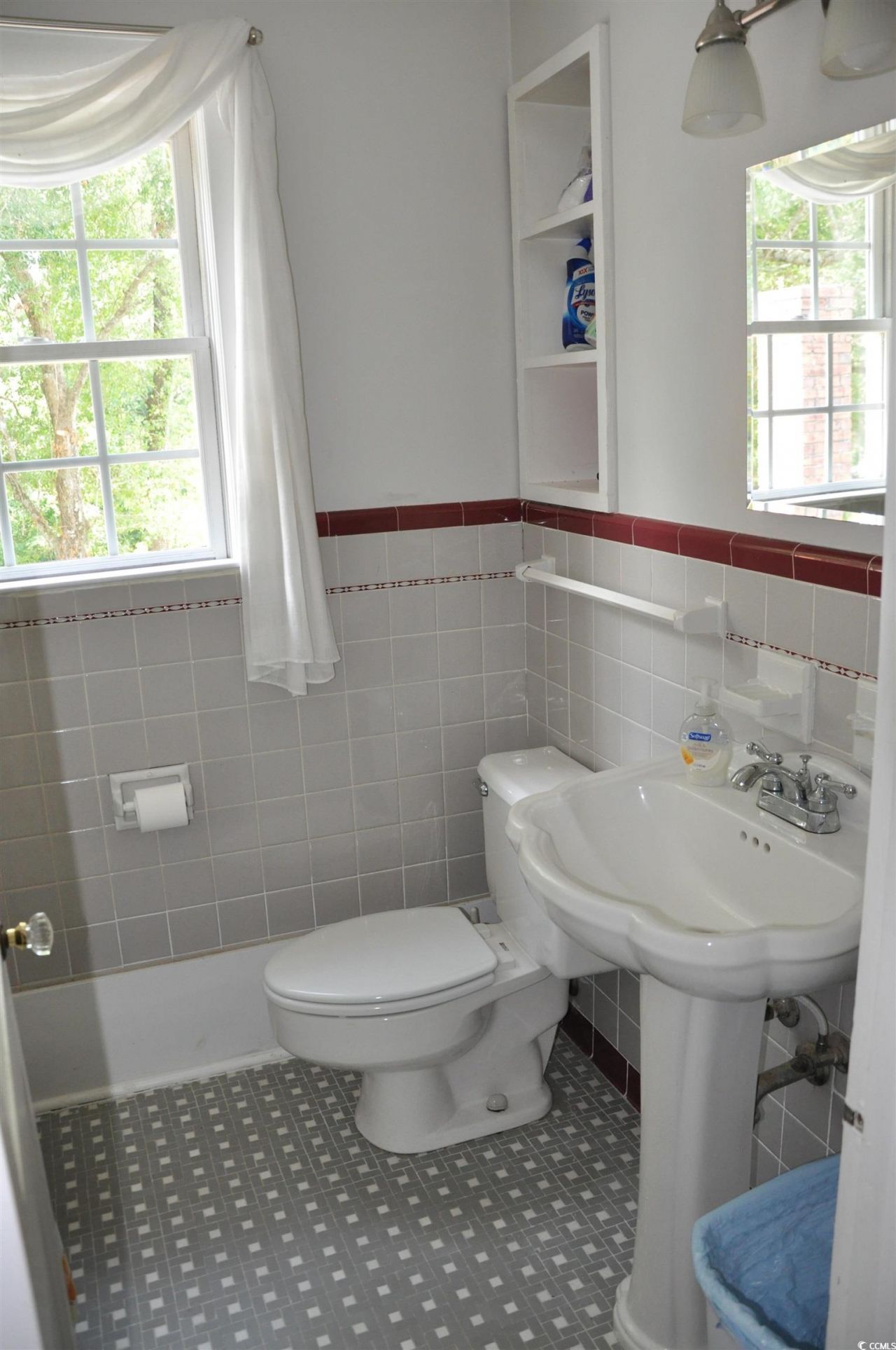 5632 Main St. Photo 28