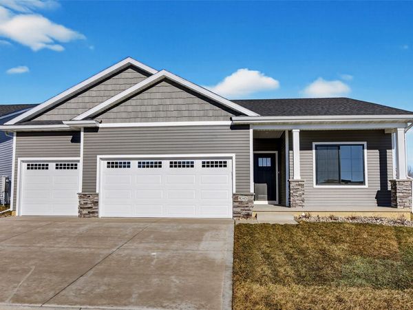 9345 Modena Lane, West Des Moines, IA 50266