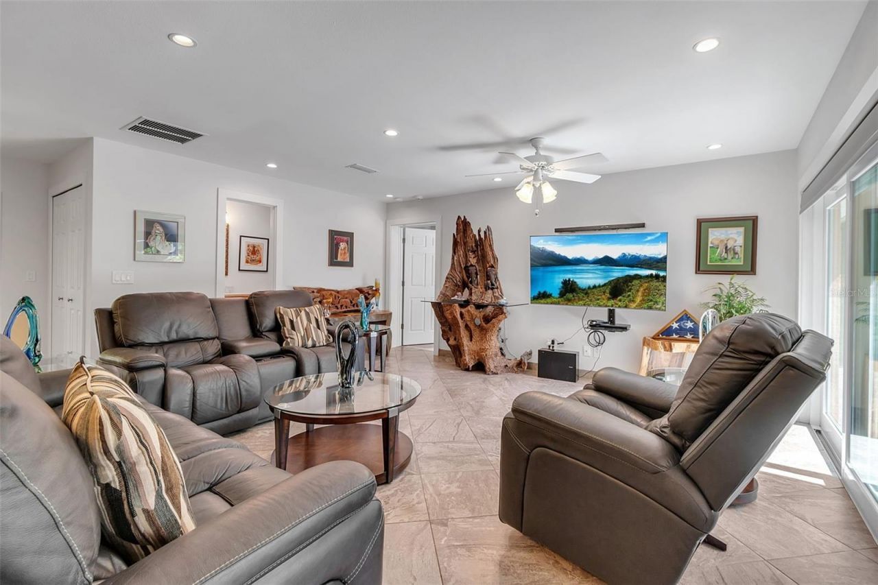 7908 19th Avenue Drive W, Bradenton, FL 34209 Photo