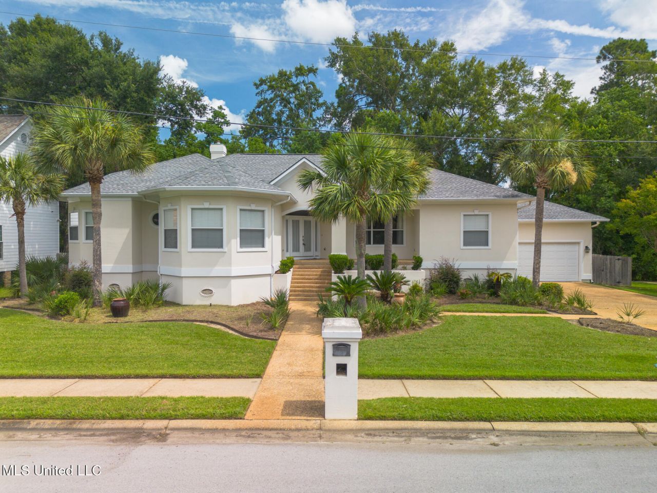 416 N Caribe Place, Gulfport, MS 39507 Main Photo