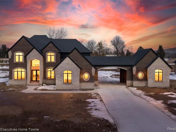 67748 Overlook Trail, Washington Twp, MI 48095