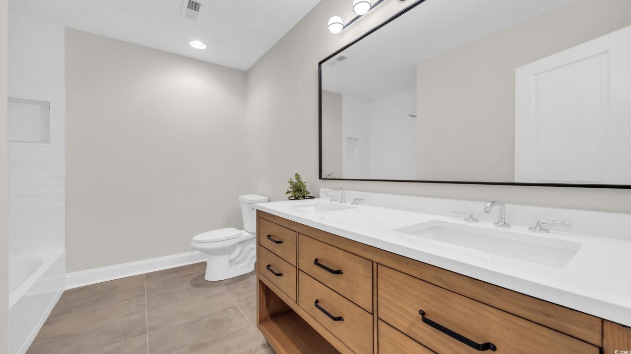 204 Green Lake Dr. Photo 25