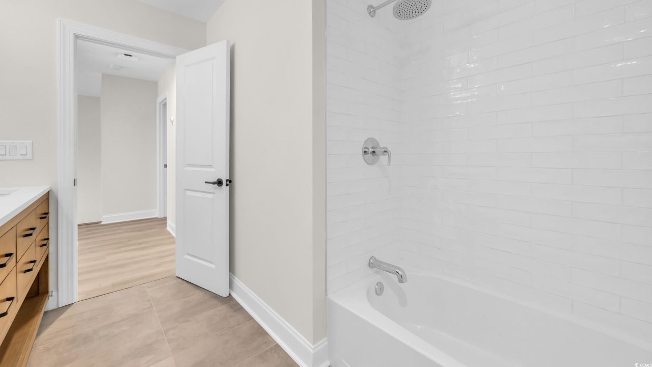 204 Green Lake Dr. Photo 26