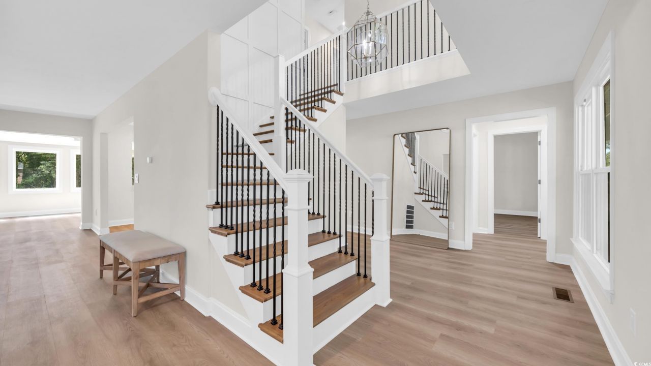 204 Green Lake Dr. Photo 3