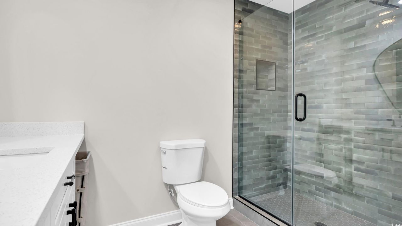 204 Green Lake Dr. Photo 34