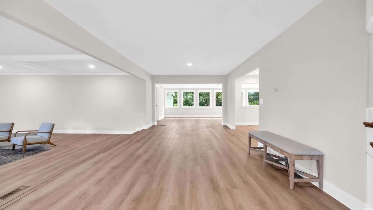 204 Green Lake Dr. Photo 4