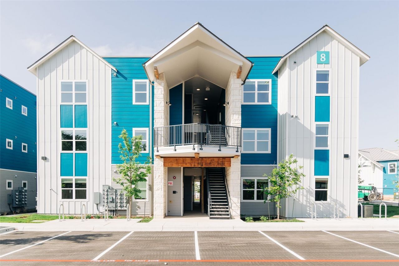 7051 Meadow Lake Blvd, Unit 9303, Austin, TX 78744 Main Photo