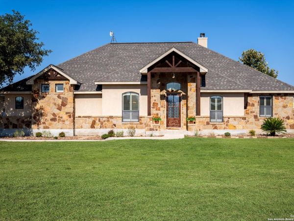 117 ABREGO RUN, Floresville, TX 78114