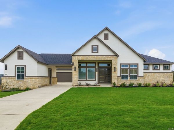 530 Poe Parkway, Castroville, TX 78009