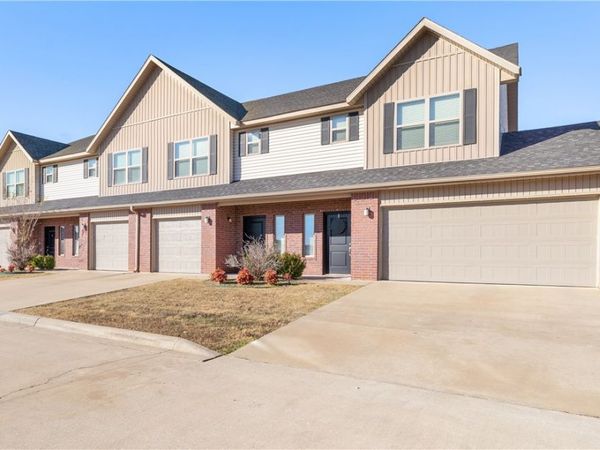 2701-2707 W Shasta Road, Rogers, AR 72758