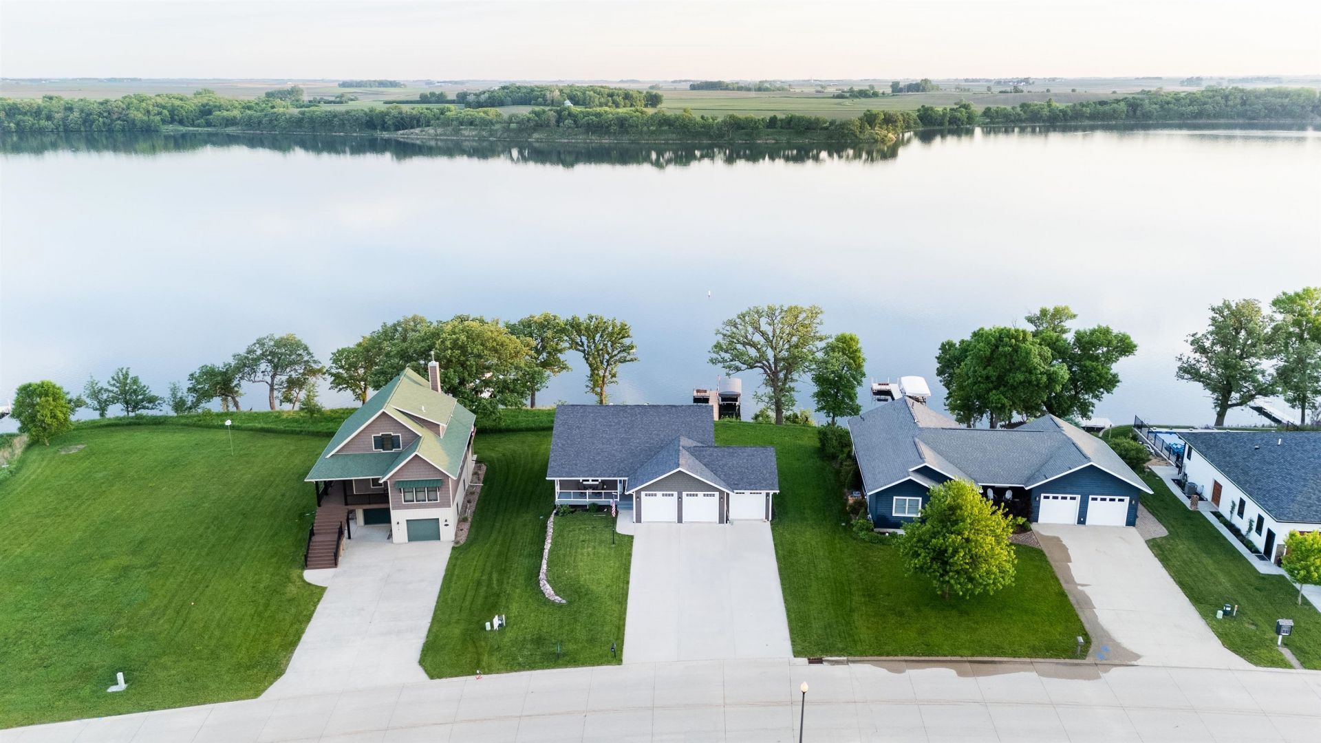 116 West Bay Road, Lake Park, IA 51347 Main Photo
